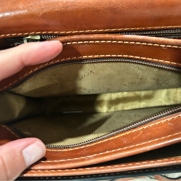 GIANNI CONTI Italy Leather Flap Over Saddle Crossbody With 4 Compartments - Picture 7 of 13